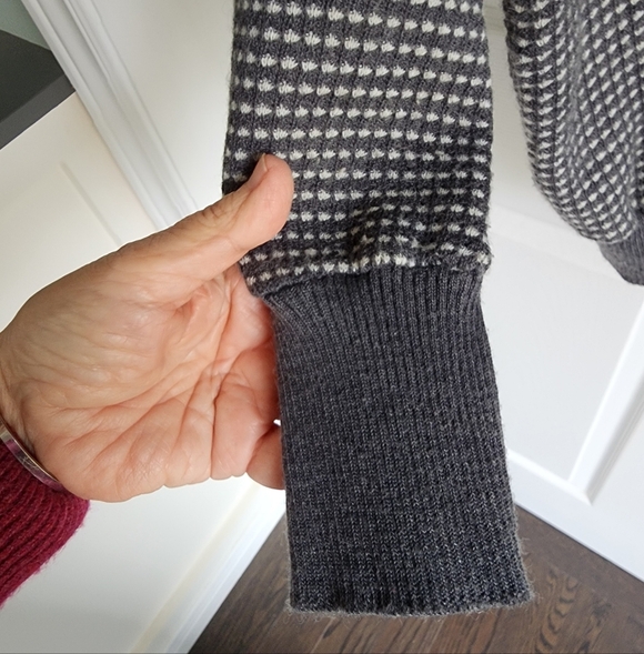 Vintage Glenayr Kitten Sweater - Picture 4 of 8